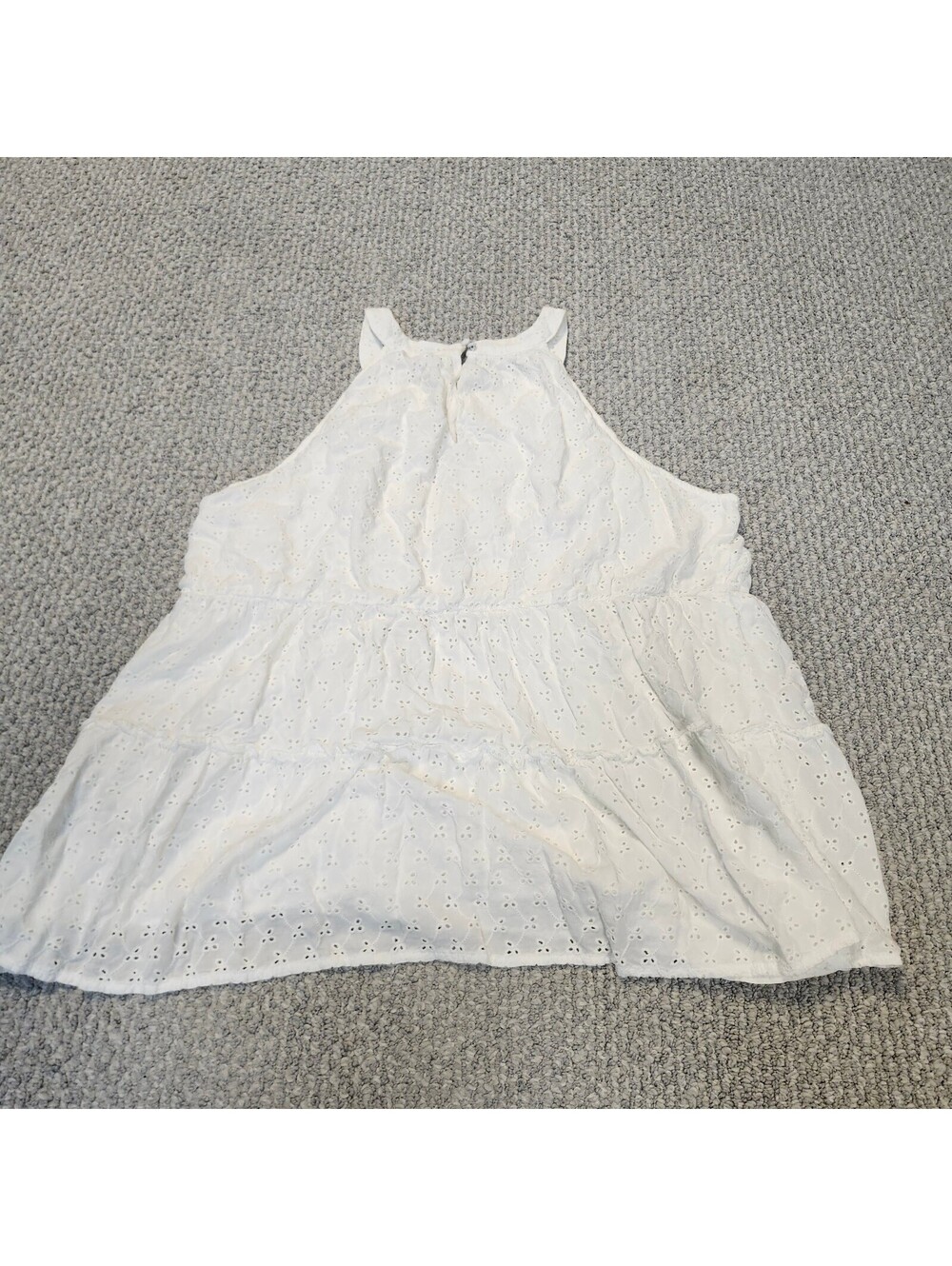 Torrid White Eyelet Sleeveless Blouse Size 3 - Picture 8 of 8